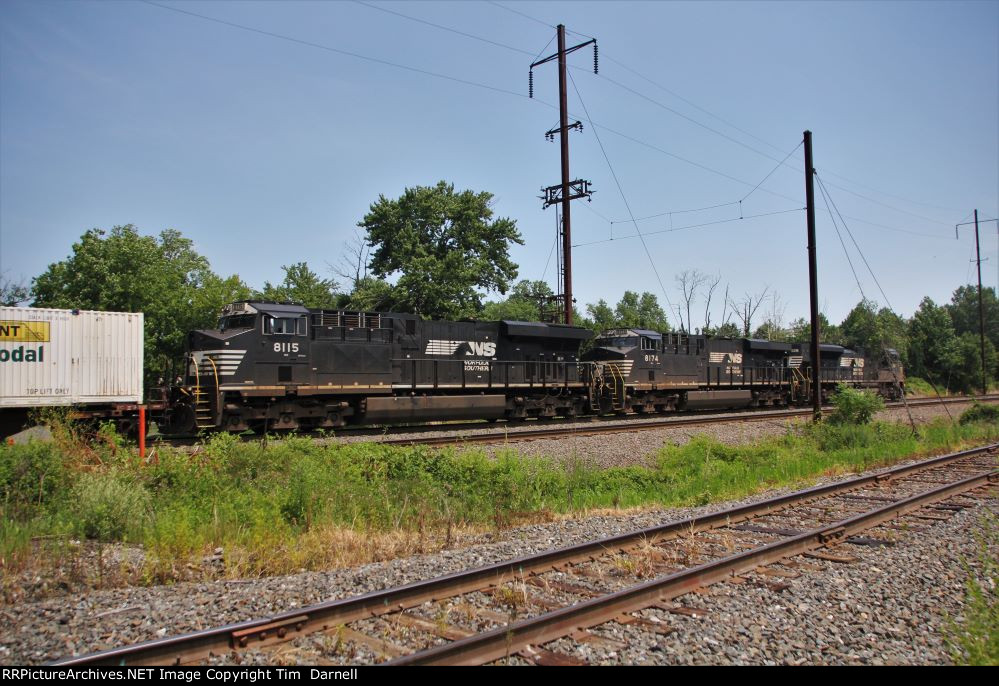 NS 8115 on 26T